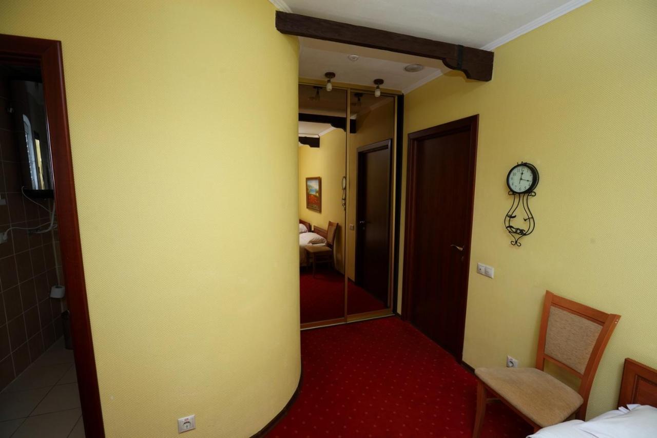 Medzhybozhskiy Zamok Tribukhovtsy Quarto foto