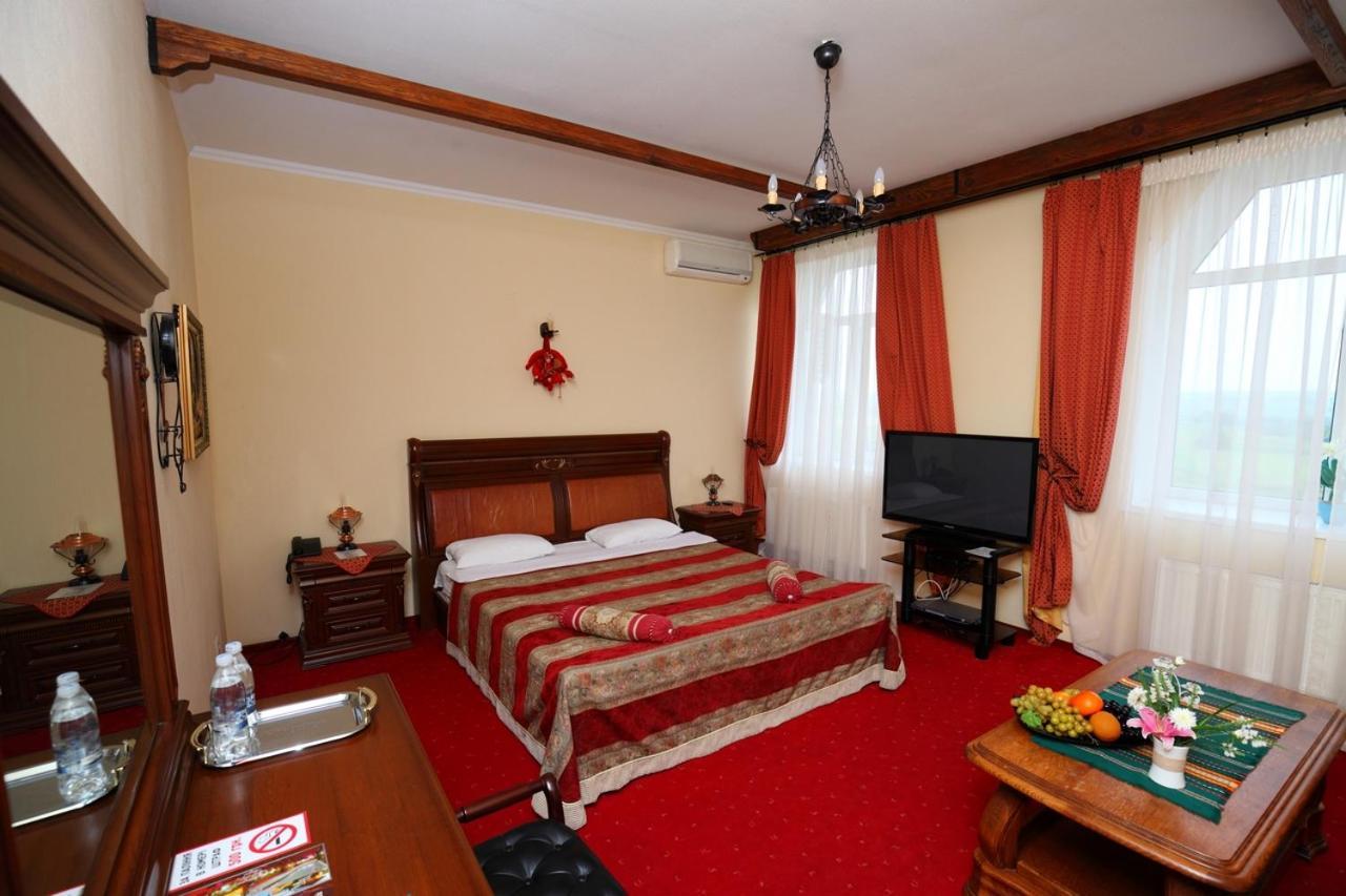 Medzhybozhskiy Zamok Tribukhovtsy Quarto foto