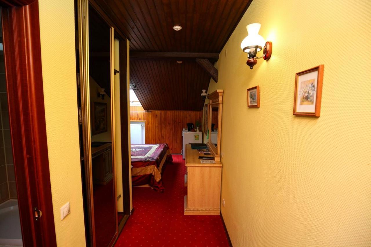 Medzhybozhskiy Zamok Tribukhovtsy Quarto foto
