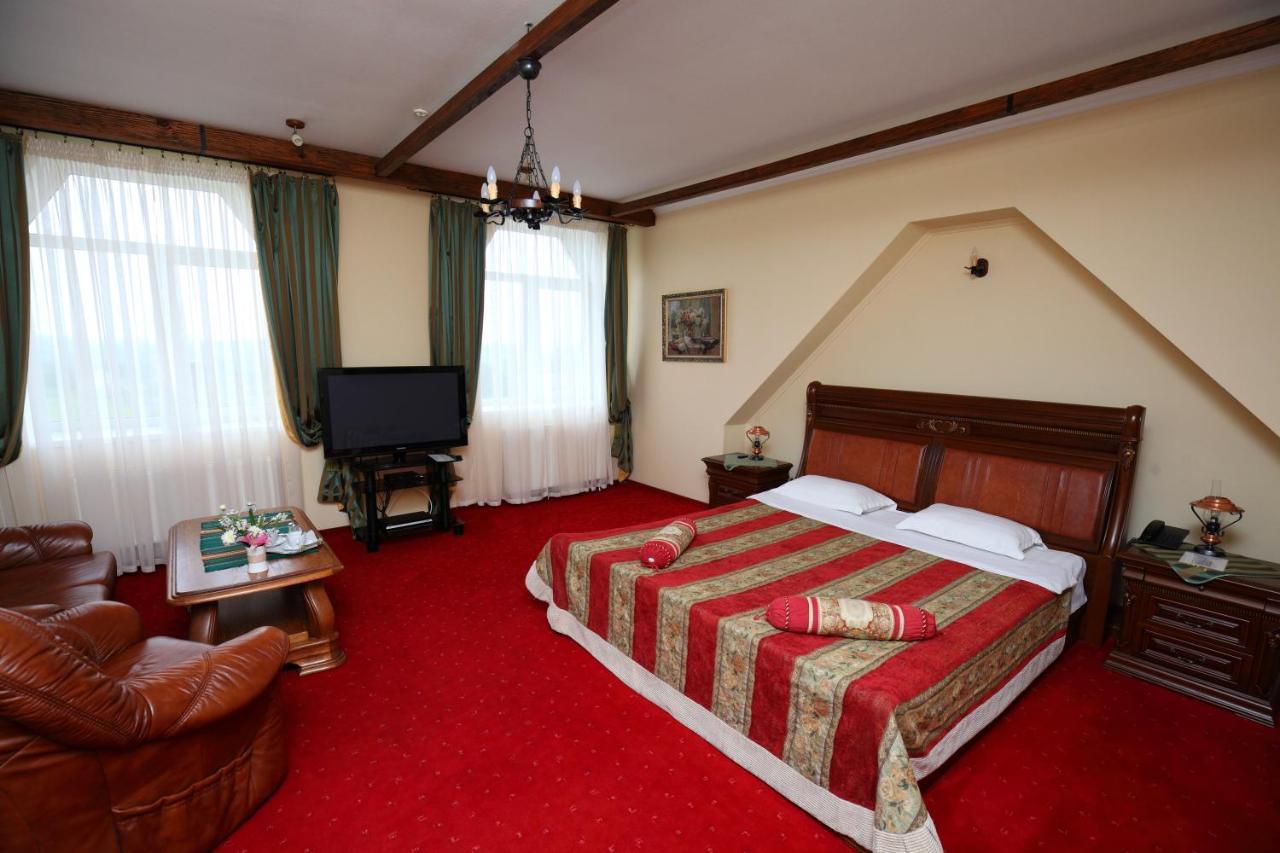 Medzhybozhskiy Zamok Tribukhovtsy Quarto foto